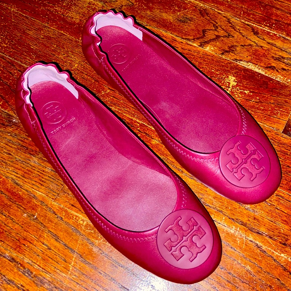 *NEW* Tory Burch Ballet Flat (size 8)